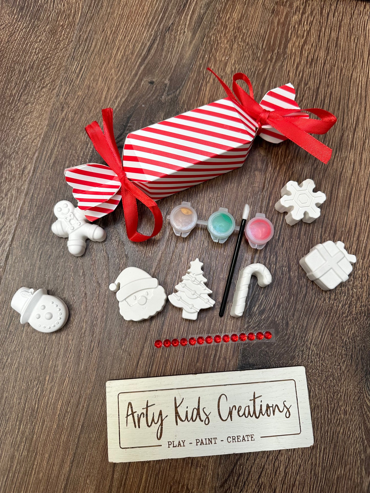 Paint Your Own Christmas Figures In A Christmas Cracker Gift Box
