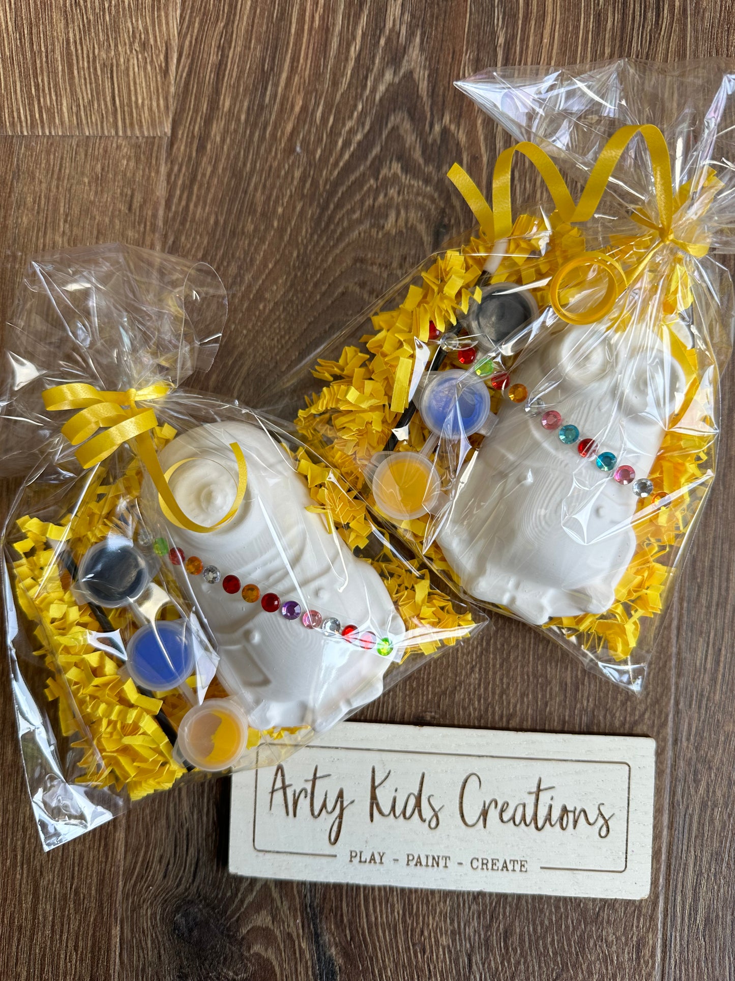 Paint Your own Minion Party Favour.