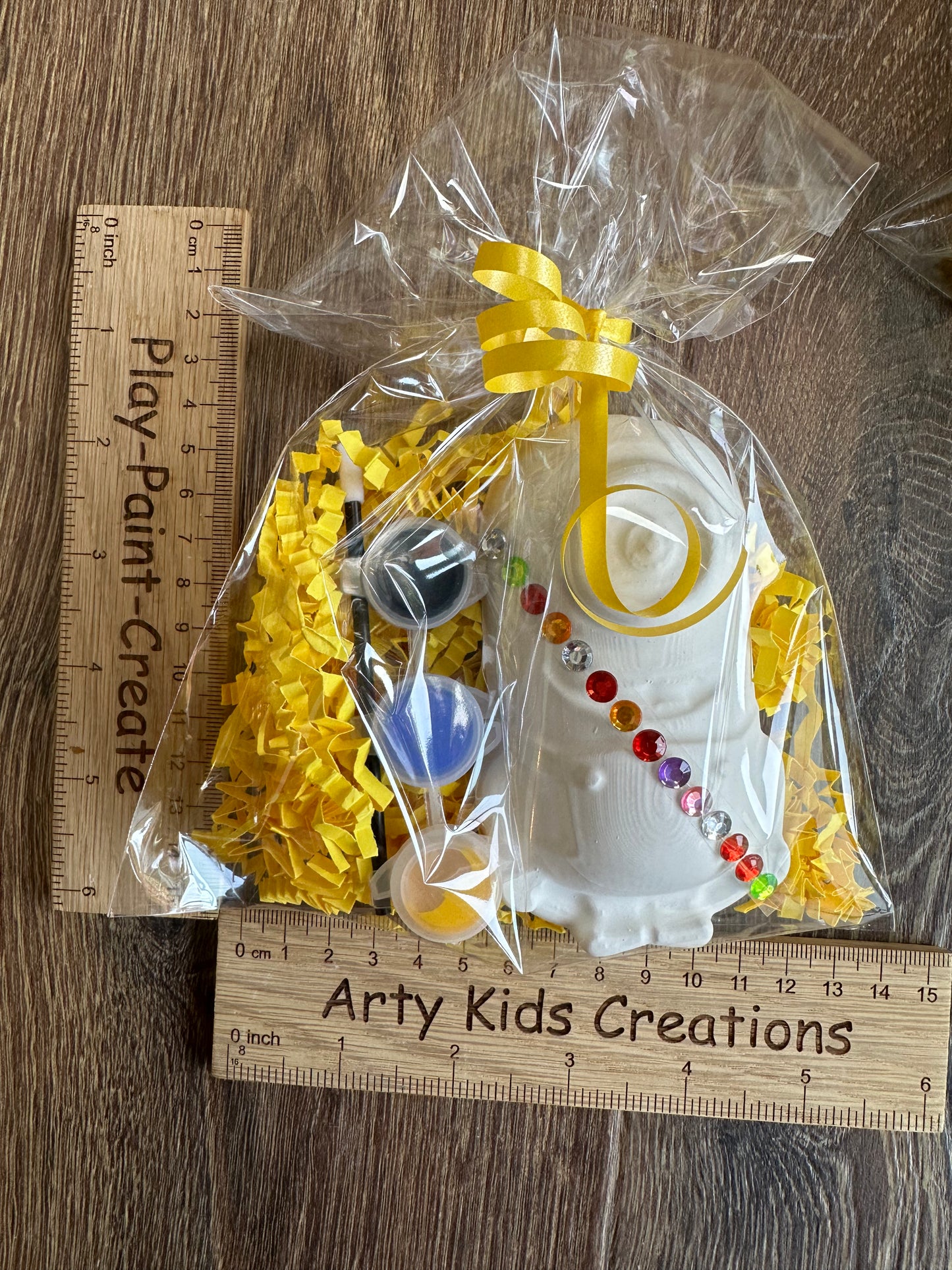 Paint Your own Minion Party Favour.