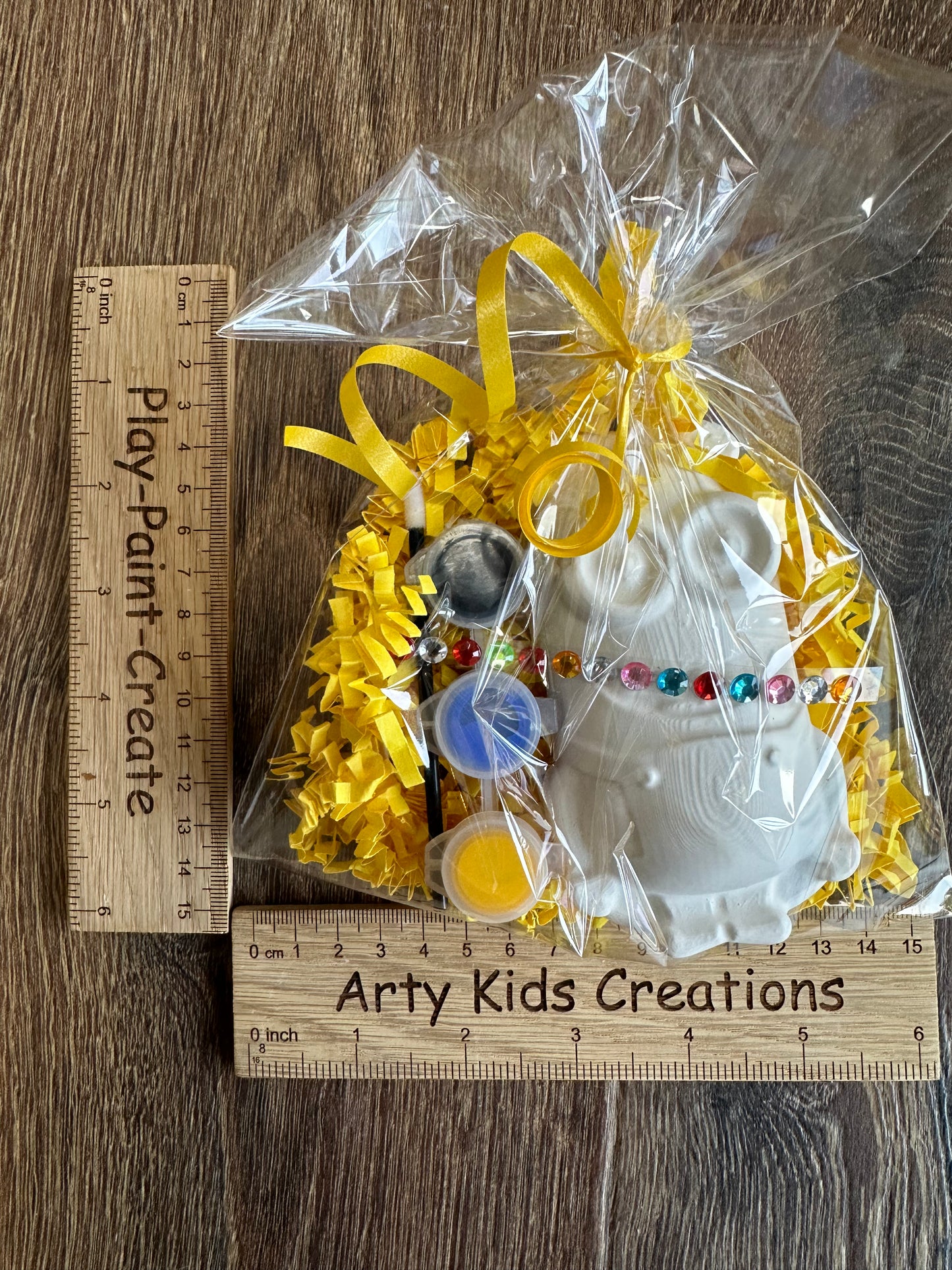 Paint Your own Minion Party Favour.