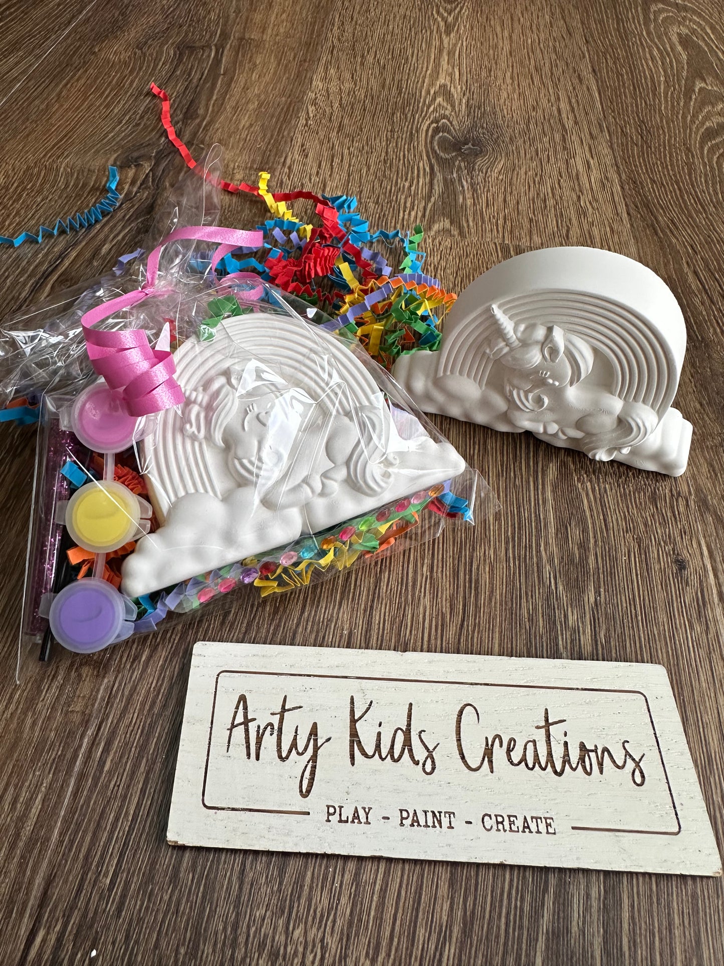 Exclusive Paint Your Own Unicorn & Rainbow Party Favour