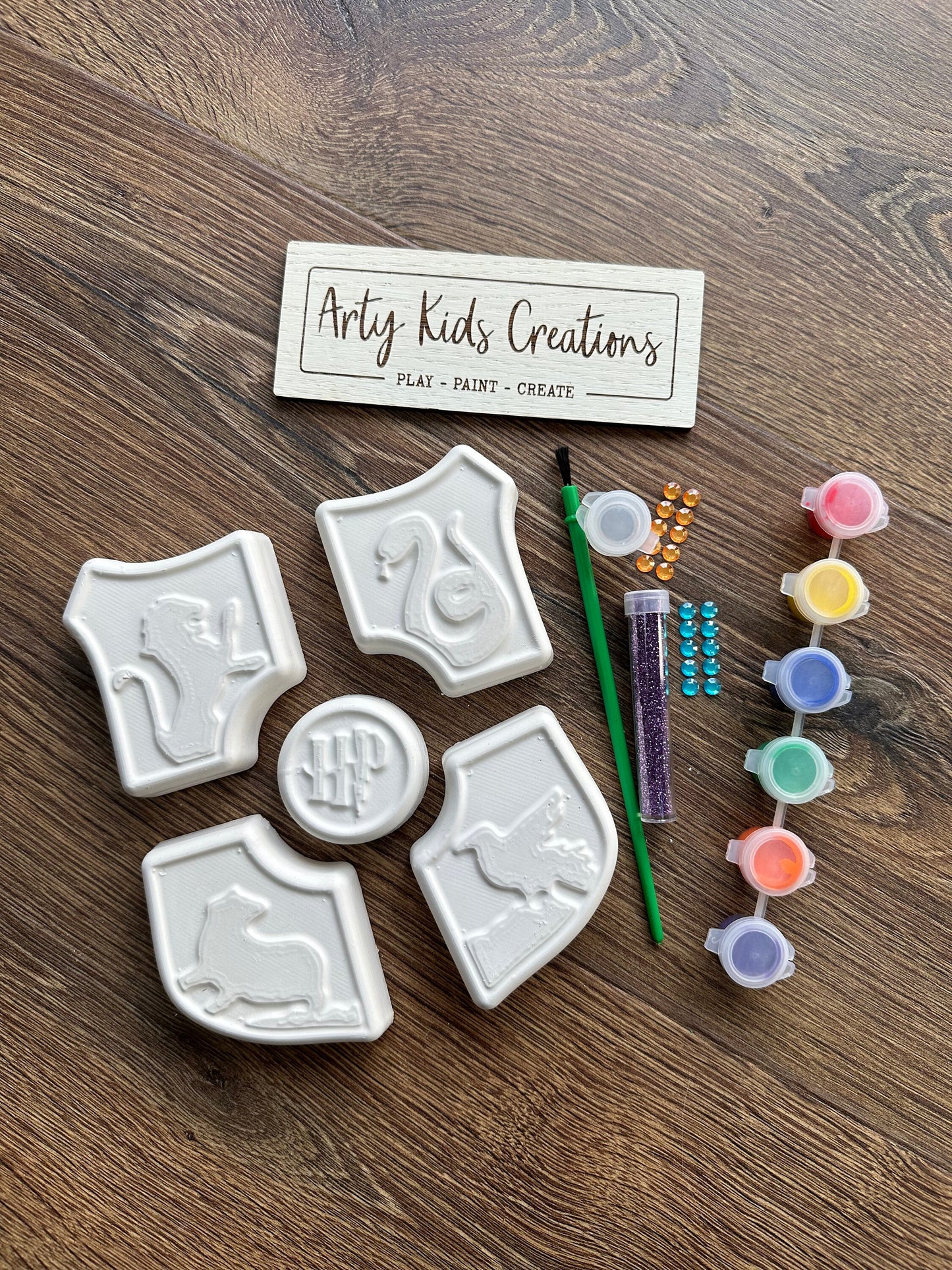 Paint Your Own Wizard House Shield ~ Gift ~ Stocking Filler ~ Rainy Day Activity ~Hobby