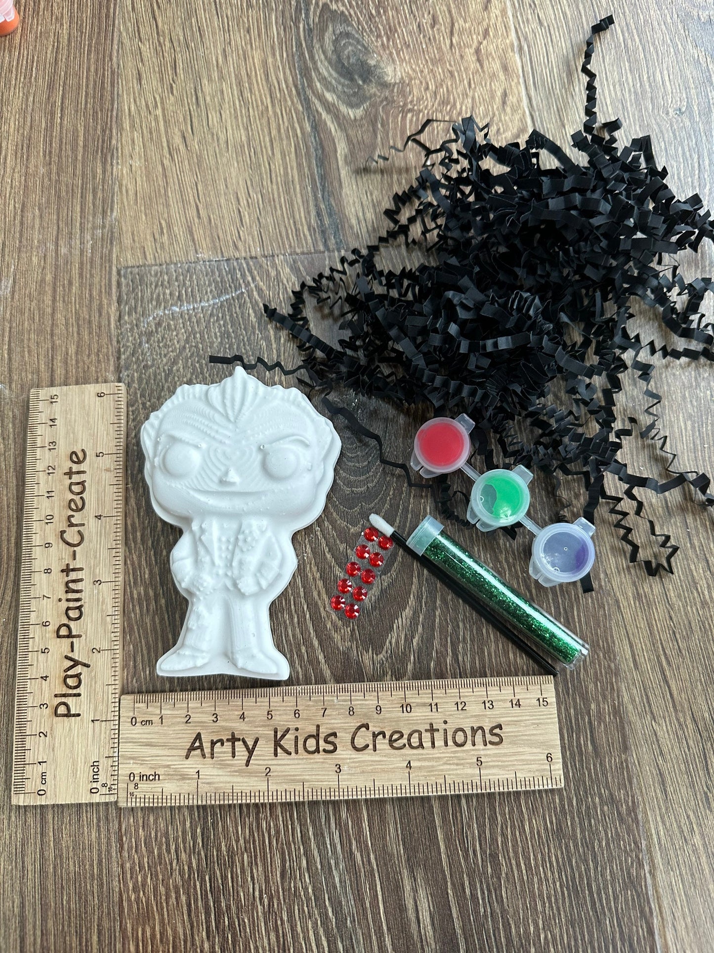 Paint Your Own Villains ~ The Joker and Harley Quinn~ Party Bag~ DC Comics ~ Children’s Crafts ~ Birthday ~ Kids Craft Set ~ Craft Kit