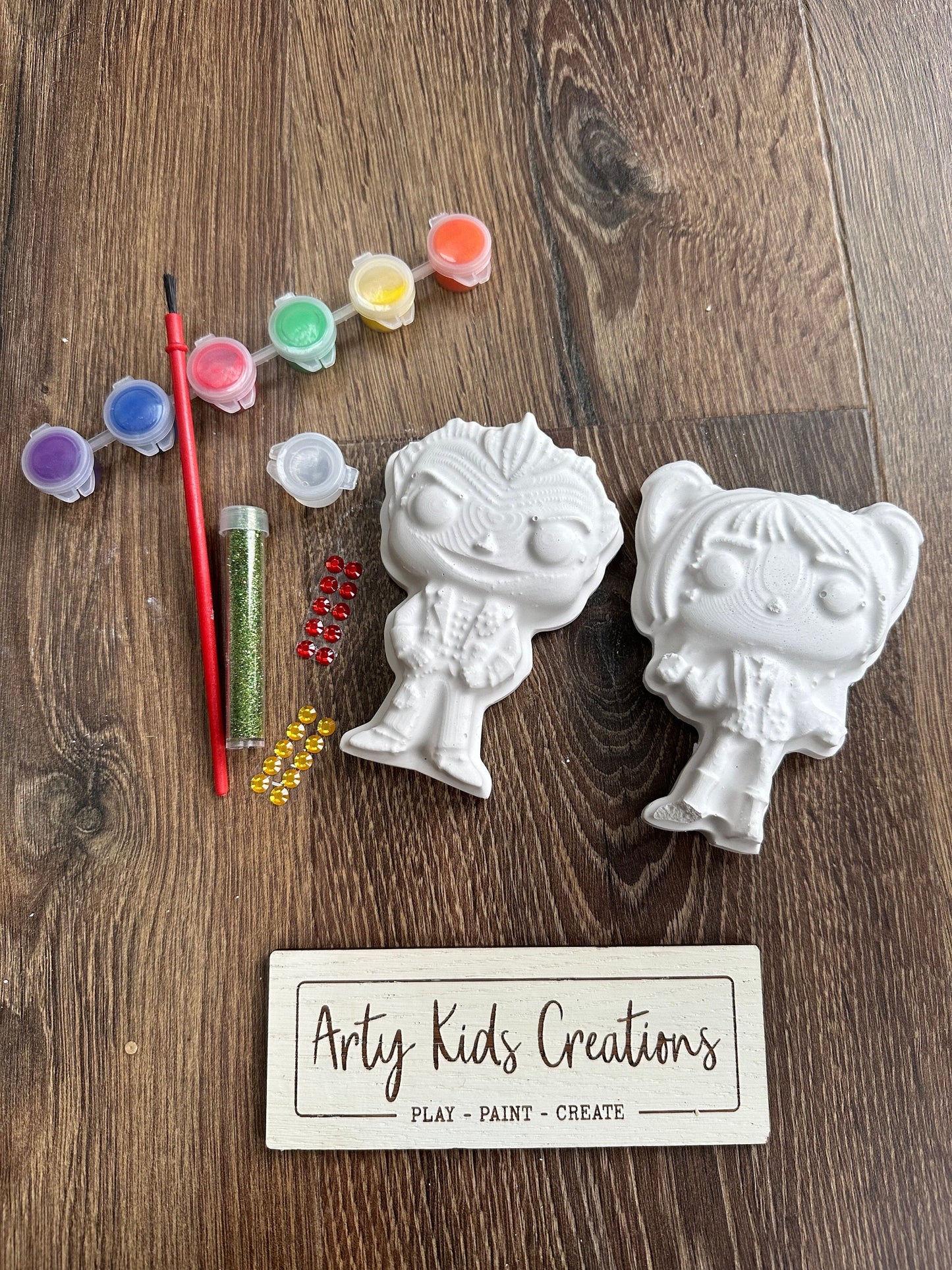 Paint Your Own Villains  ~ The Joker and Harley Quinn~ Party Bag~ DC Comics ~ Children’s Crafts ~ Birthday ~ Kids Craft Set ~ Craft Kit