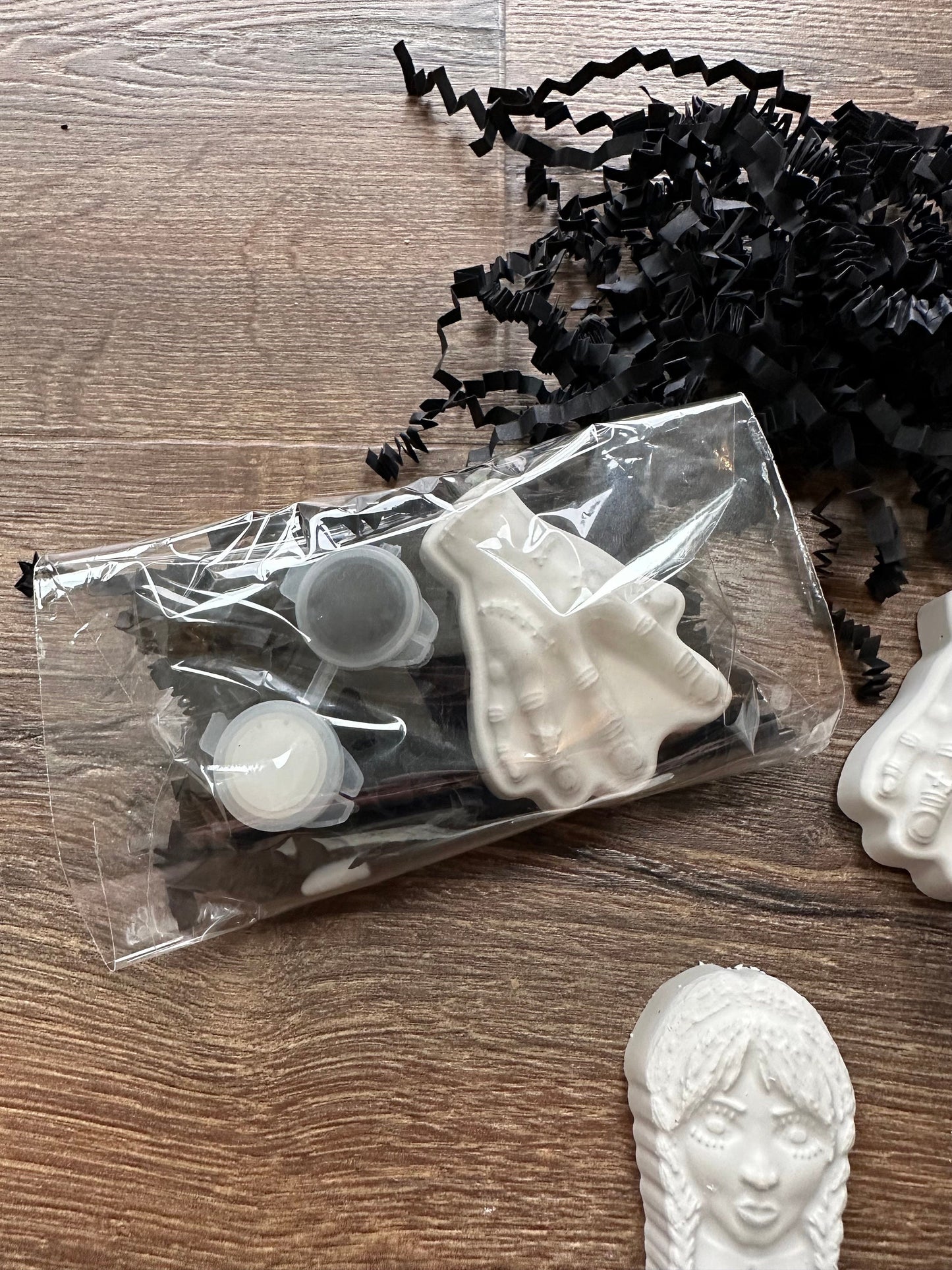 Paint Your Own Goth Girl Party Favour ~ Hobby ~ Party Bag~ Hobby~ ~ Rainy Day Activity~ Wednesday~ Halloween ~ Hand ~ Thing~ Magnet Option