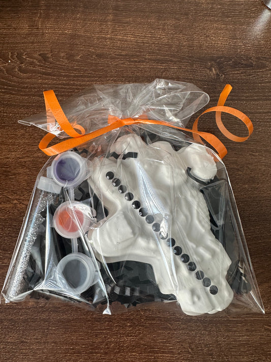 Paint Your Own Halloween Hand Holding Eyeball Party Favour