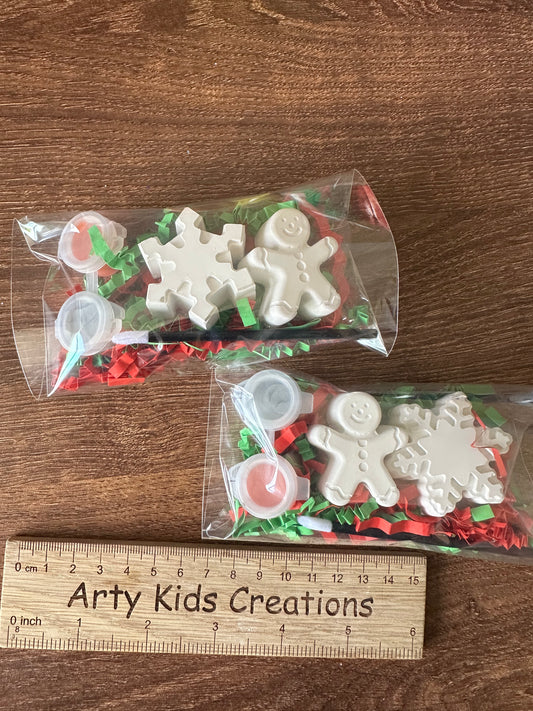 Paint Your Own Mini Gingerbread man and Snowflake Party Favour