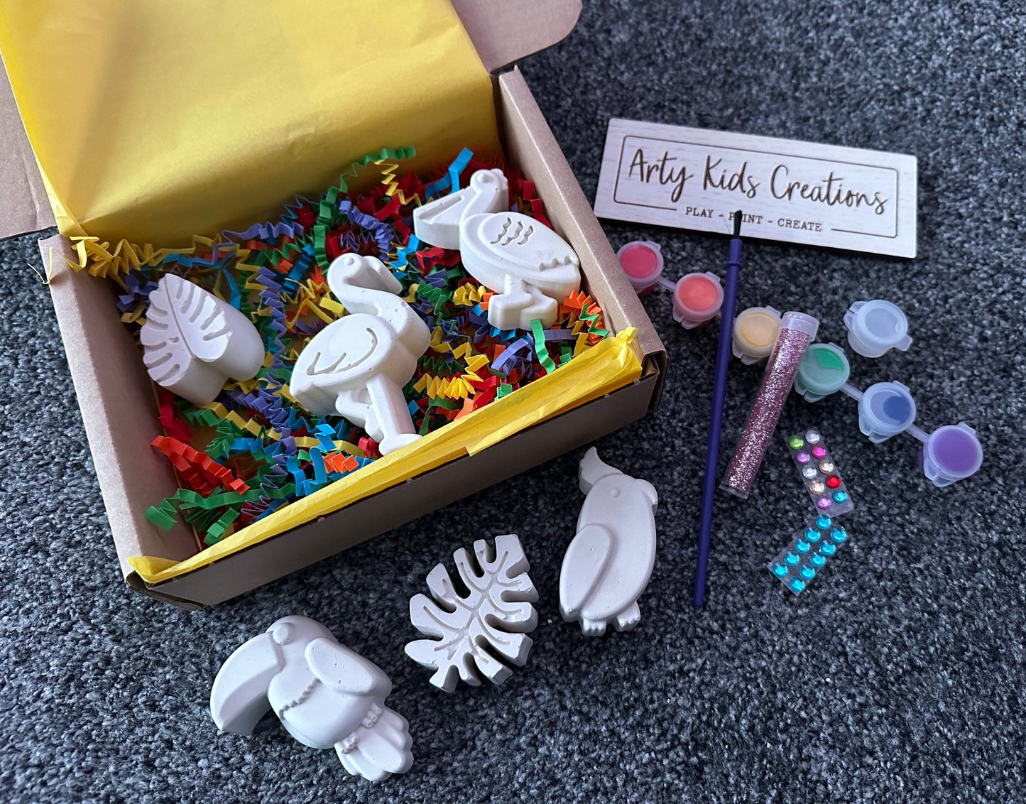 Paint Your Own Tropical Rainforest Set ~ Flamingo~ Parrot~ Pelican ~Toucan ~ Craft Set~ Gift ~ Childrens Crafts