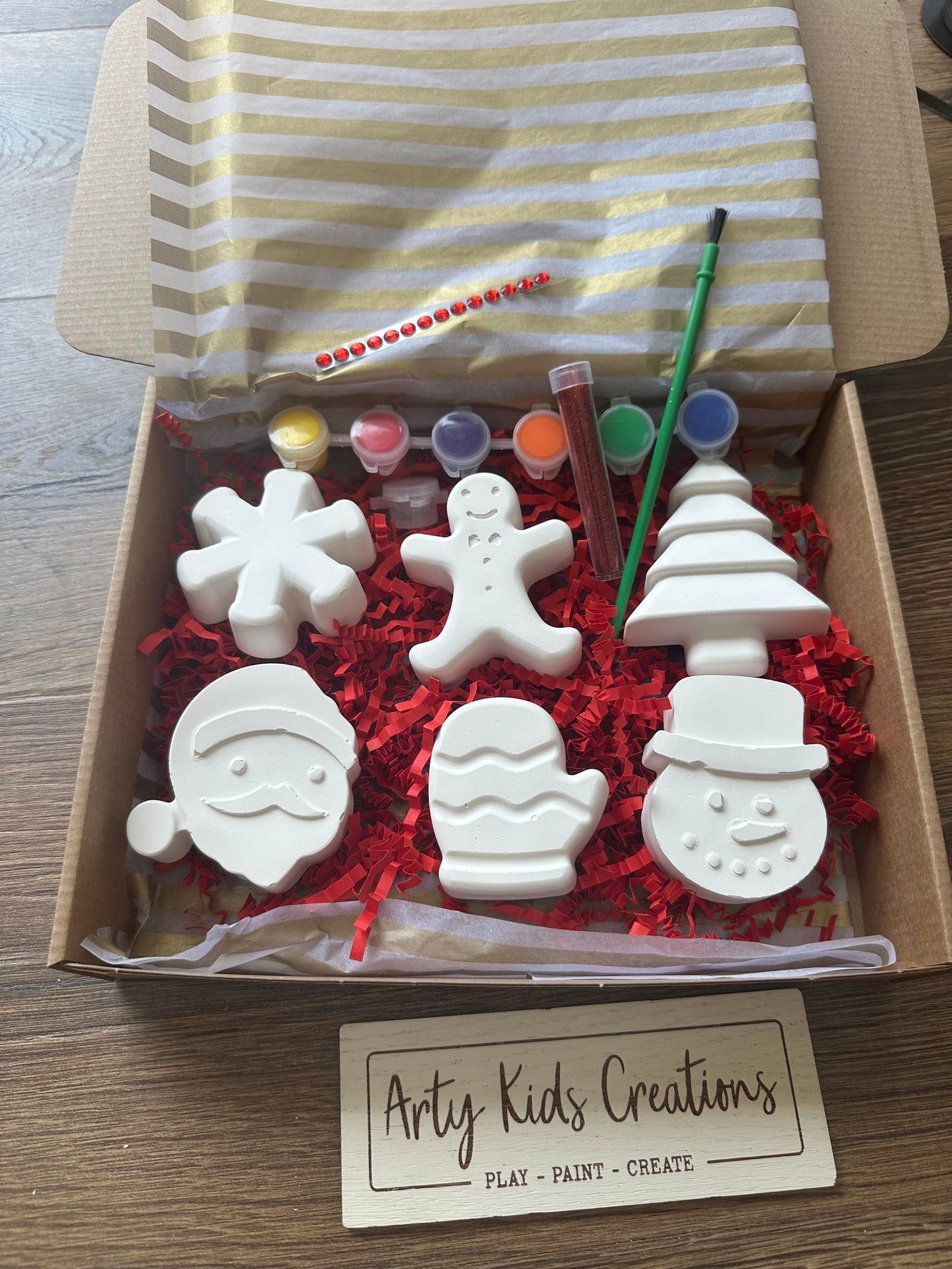 Paint Your Own Christmas Craft Set ~ Snowman~ Gingerbread Man ~ Christmas Tree ~ Snowflake ~ Stocking Filler ~ Xmas Eve Box