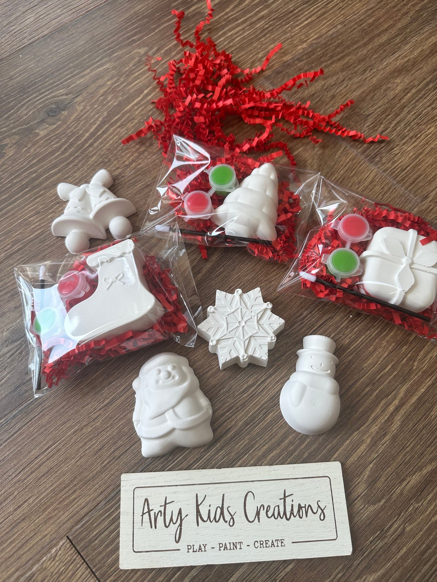 Paint Your Own Christmas Ornament ~  Party Favour ~ Hobby ~ Party Bag~ Hobby~ Christmas~ Stoking Filler~ Xmas Eve Box