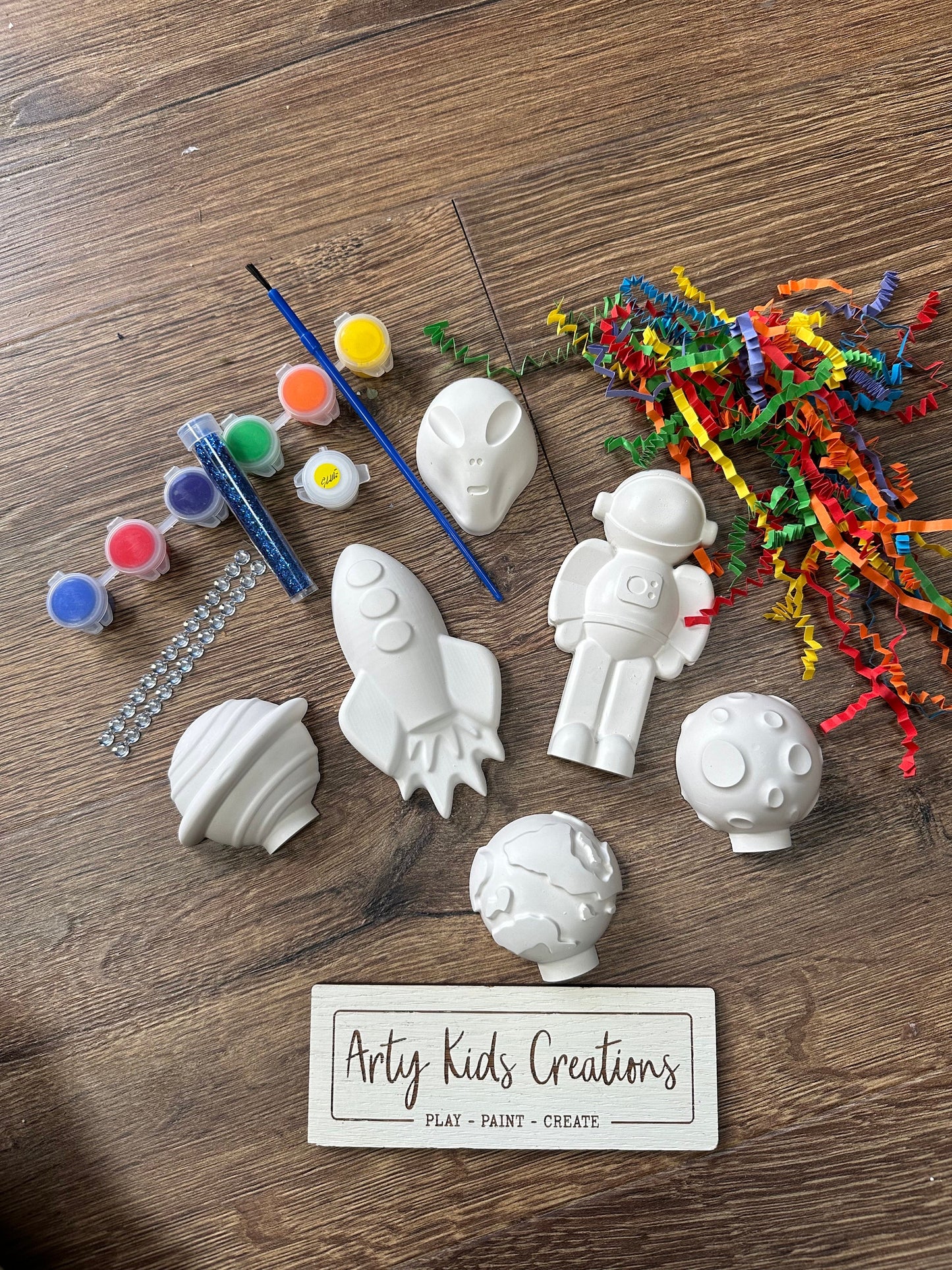 Paint Your Own Space Craft Set ~ Kids crafts~ Astronaut~ Planets~ Alien ~ Rocket~ Spacecraft ~ Spaceship~ Gift ~ Craft Kit