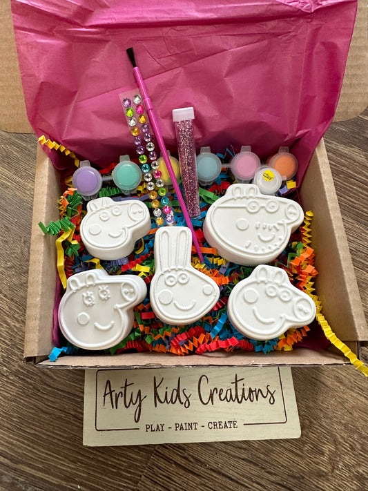 Paint Your Own Pink Pig Family Gift Set  ~ Stocking Filler~ Party ~ Favours